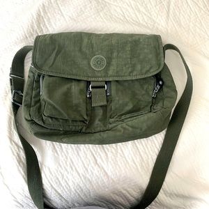 Kipling small messenger bag green